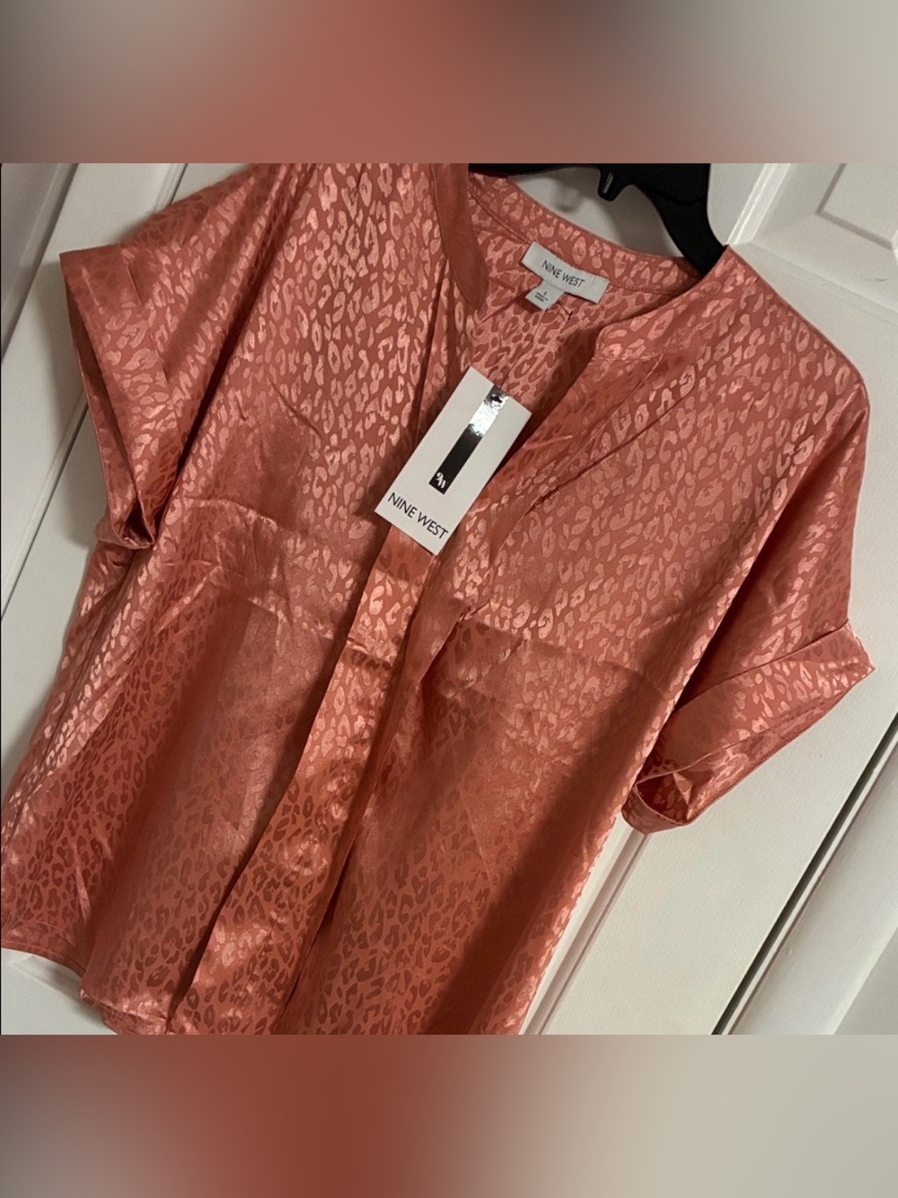 Nine West Satin Rose Blush Short Sleeve Animal  Blouse